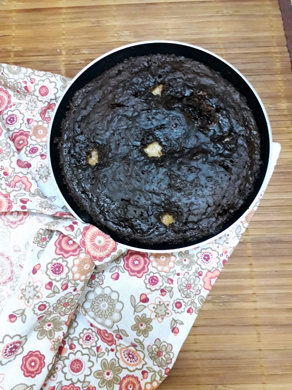 Eggless Skillet Cookie Cake