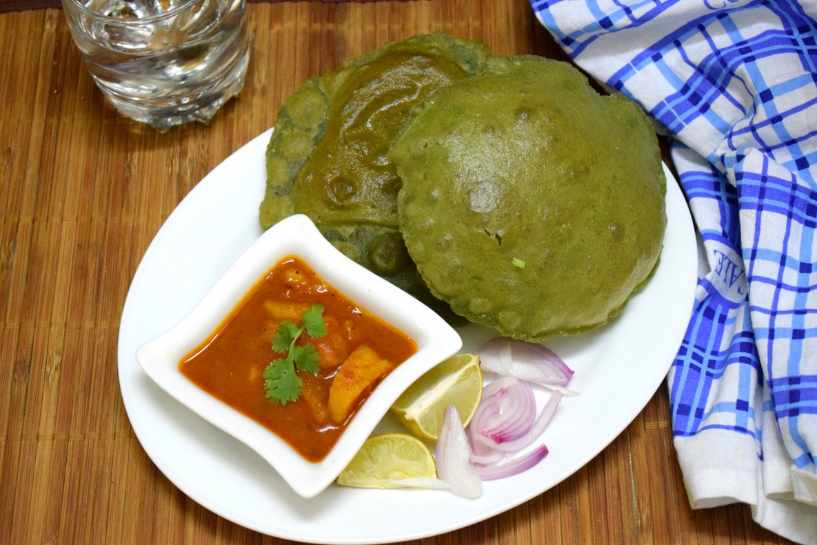 Palak Ki Poori Palak Ki Poori
