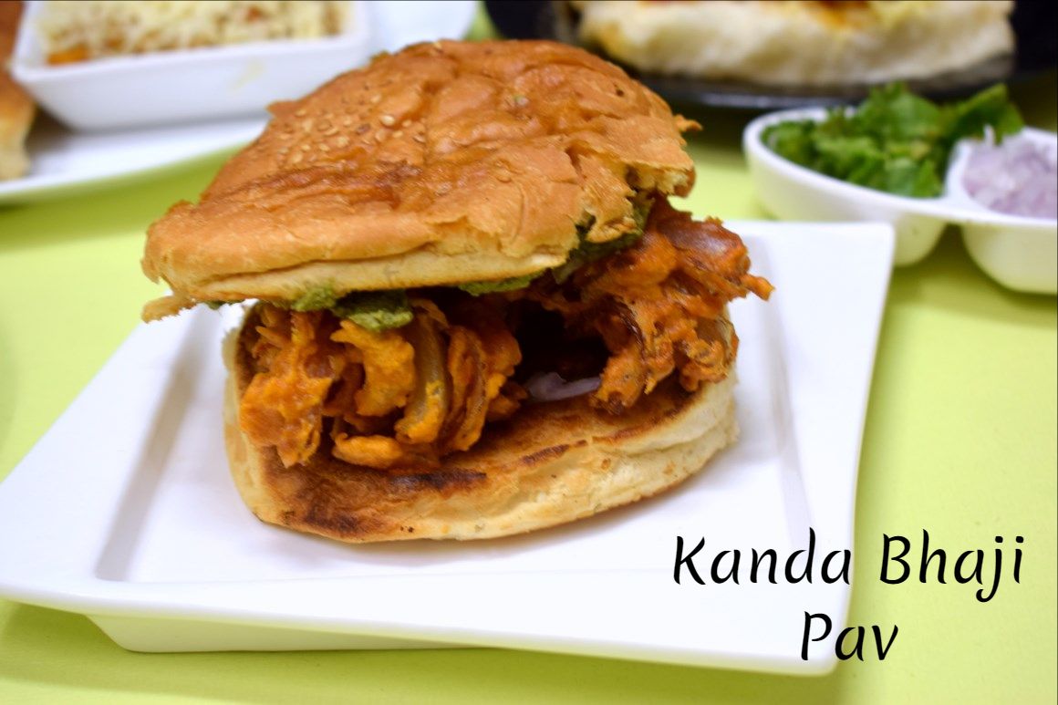 Kanda Bhaji Pav