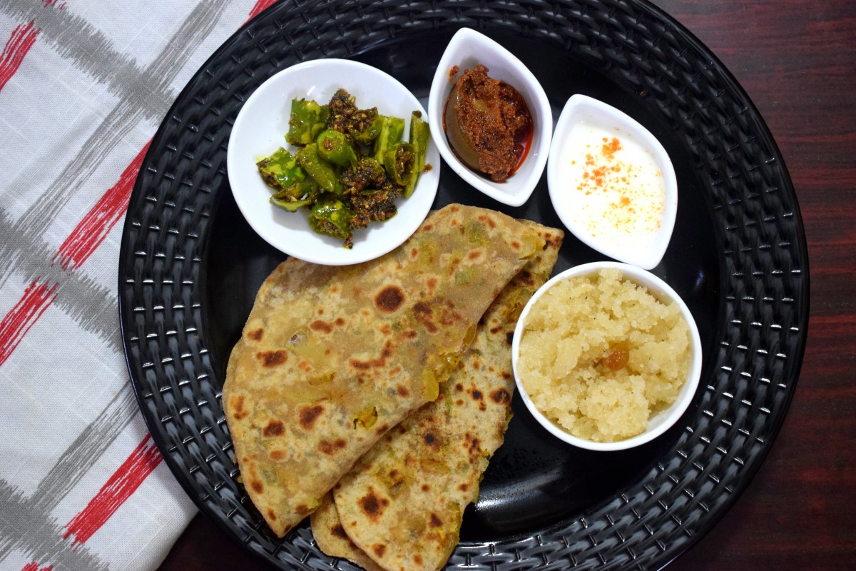 Stuffed Paratha with Instant Hari Mirchi ke Tipore